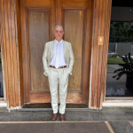 Leonardo Manzan analiza cómo la repotenciación de hidroeléctricas enfrenta desafíos de licenciamiento y riesgos fiscales.