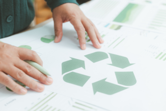 Descubra qué es la economía circular, cómo funciona este modelo sostenible y por qué es clave para un desarrollo más responsable.