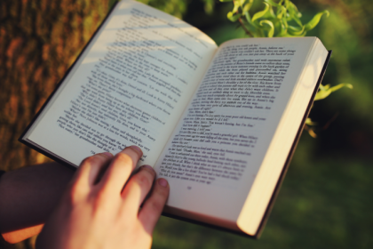 Los libros nacen de la vivencia y cobran vida en la lectura ao conectar experiências e leitores. Conteúdo de Alfredo Moreira Filho.
