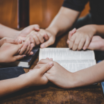 El tropiezo que hiere la conciencia puede desorientar a los débiles en la fe, como analiza Jose Eduardo De Oliveira e Silva.